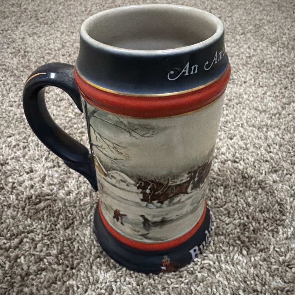 VTG 1990 "An American Tradition" Anheuser Busch Budweiser Holiday Stein